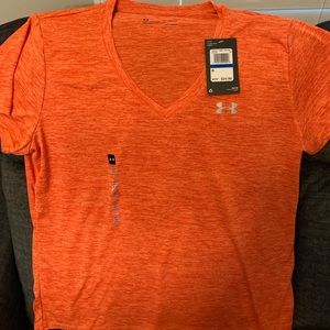 NWT Under Armor tee shirt